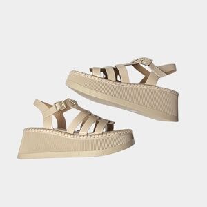Crown‎ Vintage Platform Creme Summer Sandal Size 9.5M